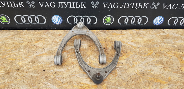 VAG 7L0407047A Рычаг передней подвески верхний левый/правый в наличии Ровно
