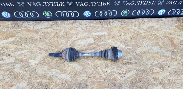 Полуось (привод) передняя 7L0407271C VAG