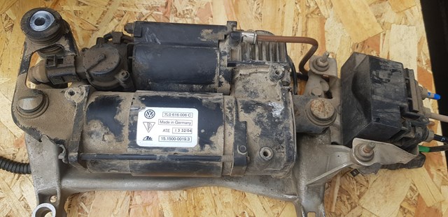 Компрессор пневмоподвески 7L0616006C VAG