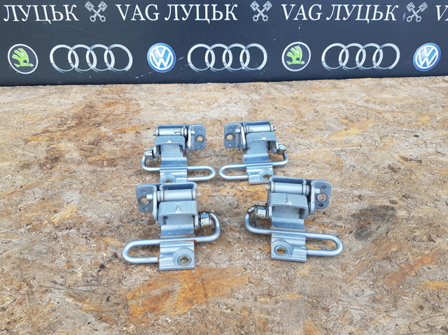 7L0831411 VAG Петля двери передней левой купить в Павлоград