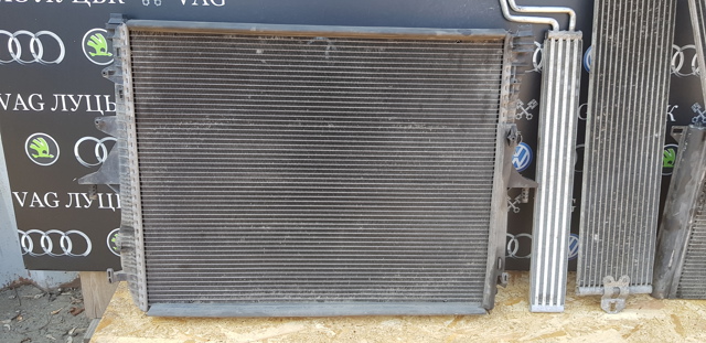 Радиатор системы охлаждения двигателя 7L6121253B VAG