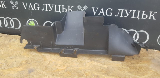 Воздуховод/дефлектор радиатора, правый 7L6121334D VAG