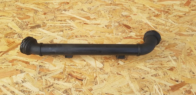 Патрубок интеркуллера 7L6145795A VAG