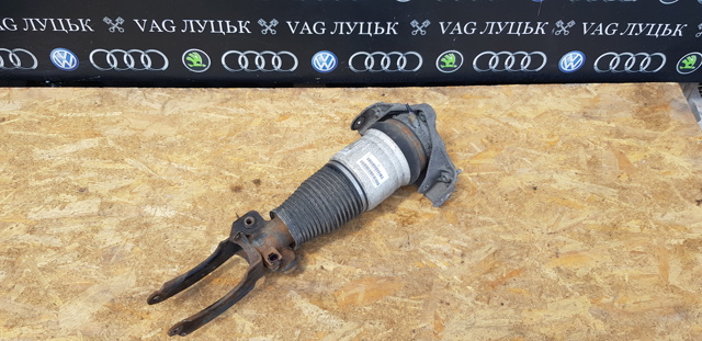 Амортизатор передний левый 7L6412021AG VAG