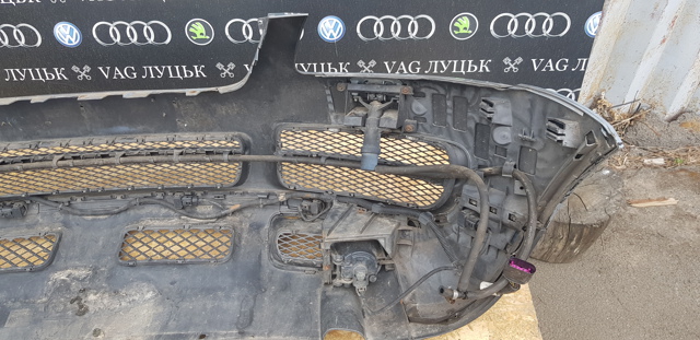 7L6807221 VAG Бампер передний купить в Украина
