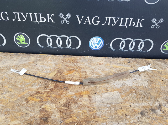 Трос багажника 7L6827531A VAG