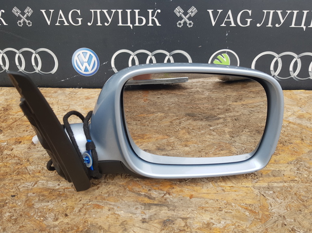 7L6857508DA01C VAG Правое зеркало купить в Украина