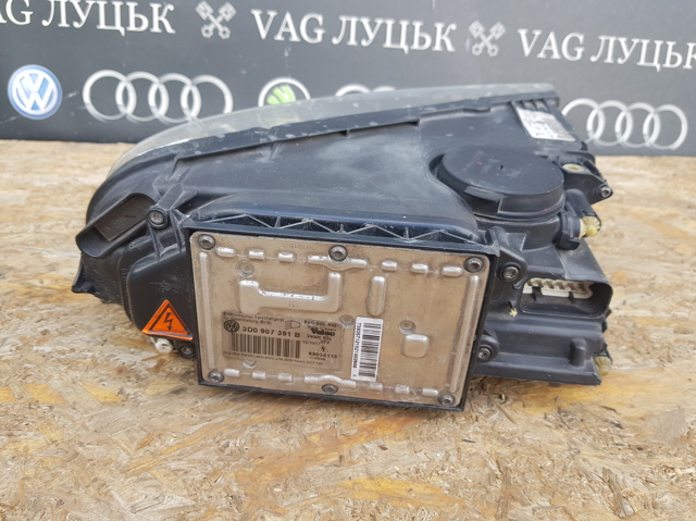 7L6941017BN VAG Левая фара купить в Днепр