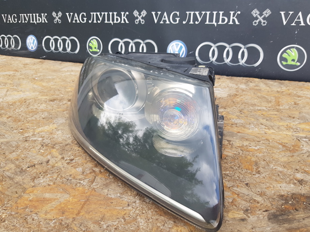 7L6941018AP VAG Правая фара купить в Черновцы