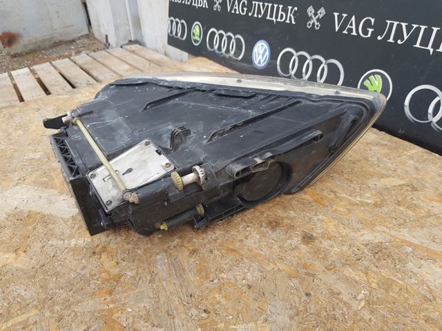 VAG 7L6941018AP Фара правая в наличии Харьков