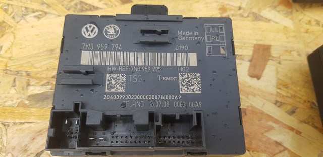 VAG 7N0959794 Блок комфорта задней двери в наличии Павлоград