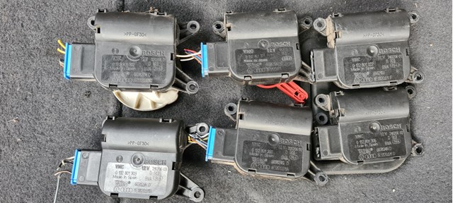Моторчик заслонки печки 8E1820511D VAG