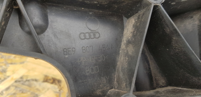 8E9807454A Направляющая заднего бампера правая купить Ровно