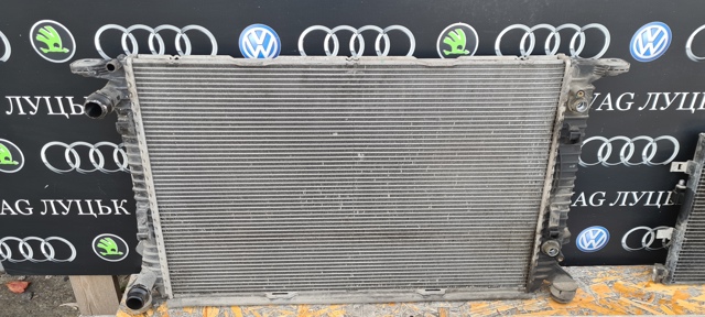 Радиатор Audi A4 B8