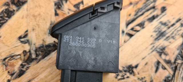 8K1941509A Кнопка аварийки купить Ирпень