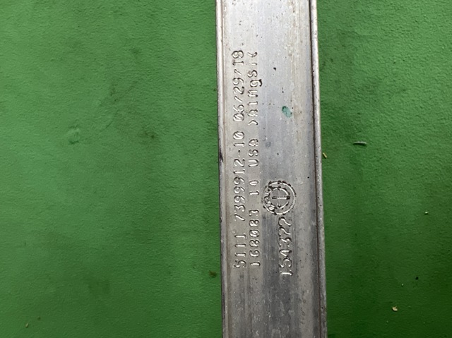 Буфер бампера переднего 51117399912 BMW