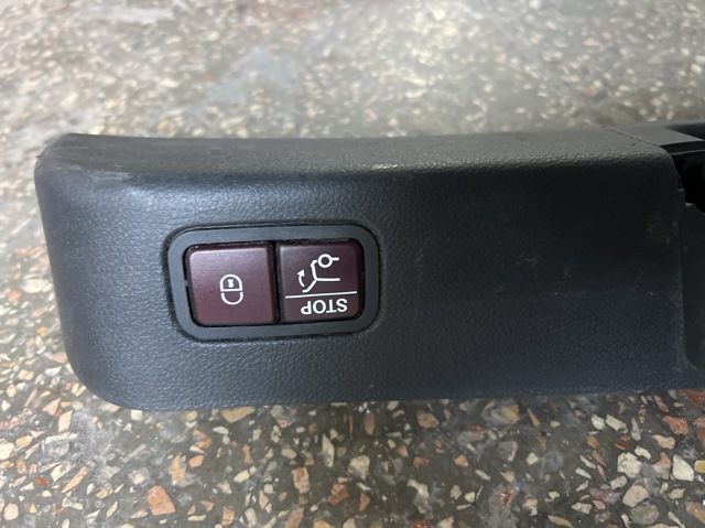 A16674036009051 MERCEDES Облицовка внутренней ручки двери задней левой купить в Черновцы