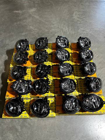 Фара противотуманная, правая 1N0011250321 HELLA