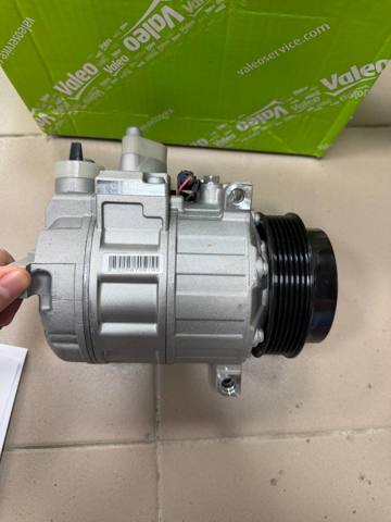 Насос кондиционера 813157 VALEO