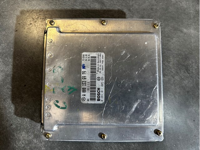 Модуль управления двигателем A0001536979 MERCEDES