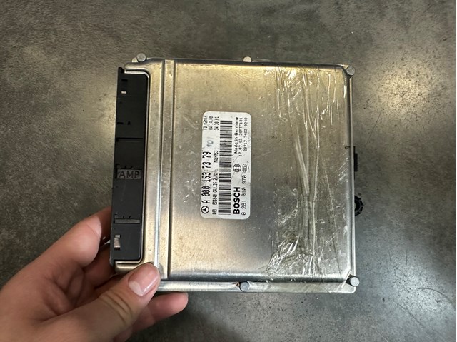 Модуль управления двигателем A0001537379 MERCEDES