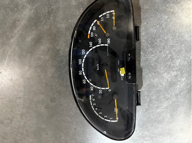 Щиток приборов A0004466921 MERCEDES