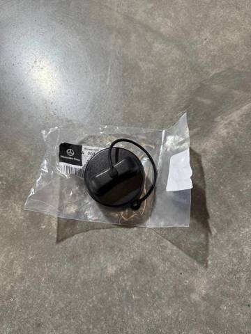 MERCEDES A0004705805 Крышка бензобака в наличии Кривой Рог