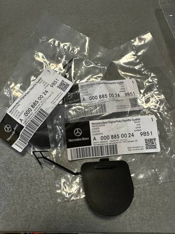 Передняя заглушка бампера буксировочного крюка A0008850024 MERCEDES