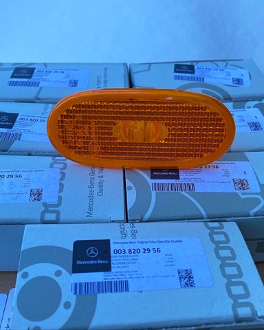 Габарит боковой (фургон) A0038202956 MERCEDES