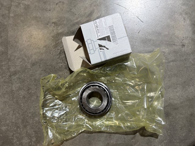Подшипник хвостовика переднего моста, внутренний A0199816505 MERCEDES