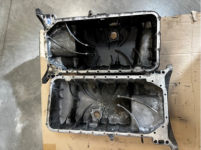 Масляный поддон двигателя A6110140202 MERCEDES
