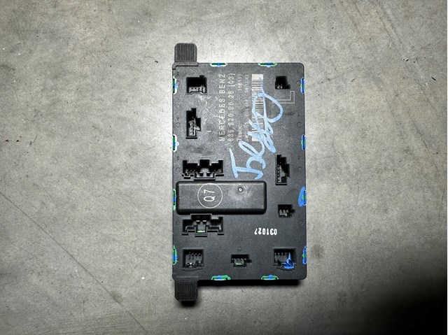 Блок комфорта передней двери A6398200026 MERCEDES