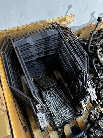 Кронштейн запасного колеса A9064000141 MERCEDES