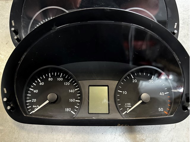 A9064468821 MERCEDES Приборная доска (щиток приборов) купить в Львов