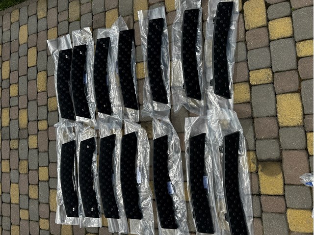 Накладка бампера переднего A90688504119B51 MERCEDES