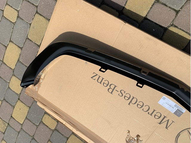 A9068880051 MERCEDES Накладка решетки радиатора нижняя купить в Николаев
