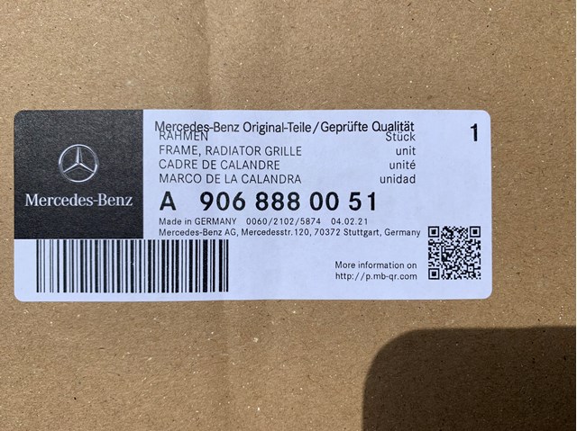 MERCEDES 9068880051 Накладка решетки радиатора нижняя в наличии Запорожье