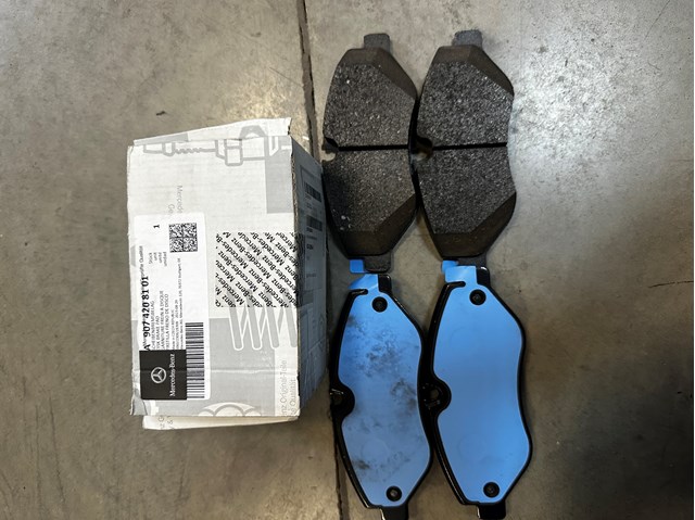 MERCEDES A9074208101 Колодки тормозные передние дисковые в наличии Одесса
