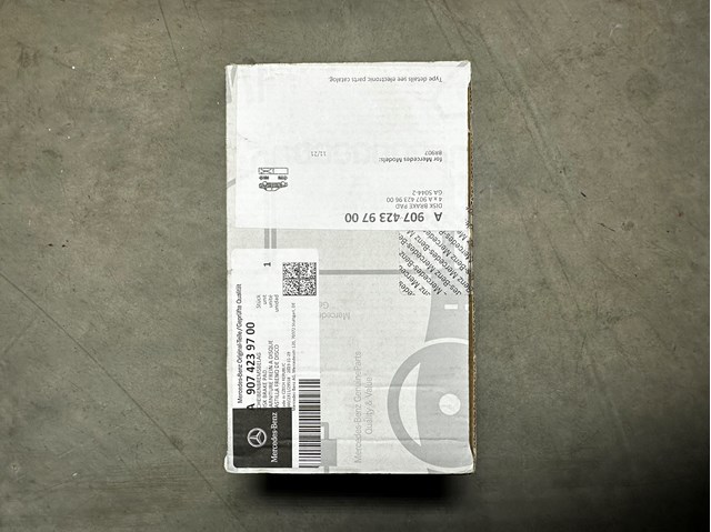 Колодки тормозные дисковые комплект A9074239700 MERCEDES