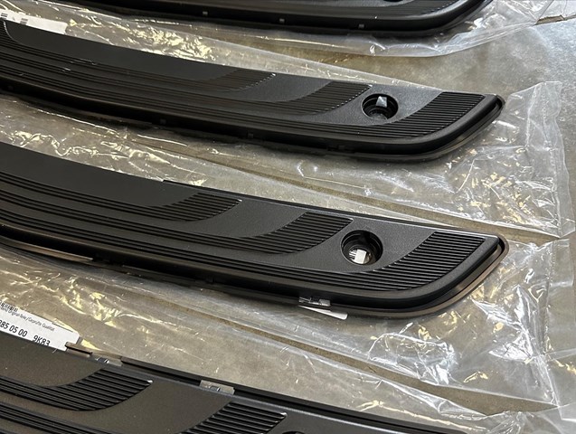 MERCEDES A90788505009K83 Накладка бампера переднего в наличии Хмельницкий