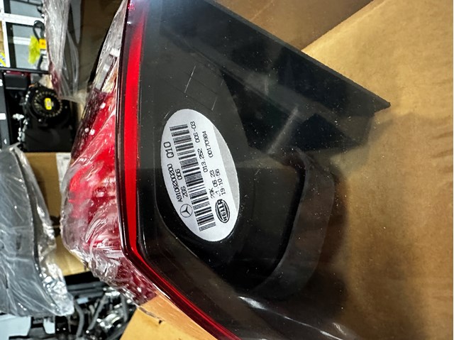MERCEDES A9108200300 Фонарь задний правый в наличии Украина
