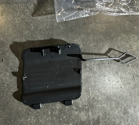 MERCEDES A9108850600 Заглушка бампера буксировочного крюка передняя в наличии Каменское