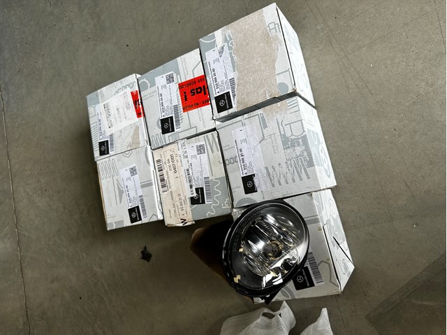 MERCEDES A9109062500 Фара противотуманная левая в наличии Полтава
