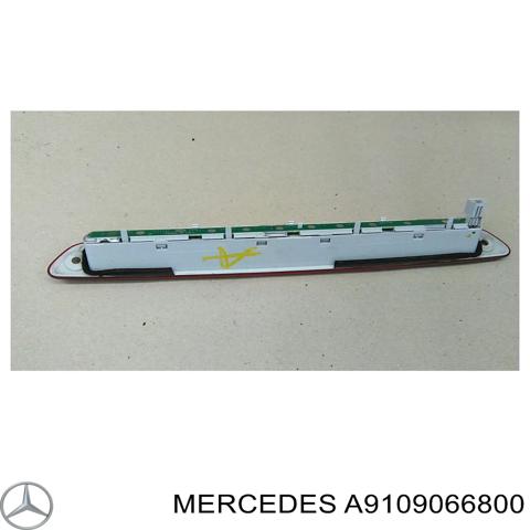 Дополнительный стоп-сигнал A9109066800 MERCEDES