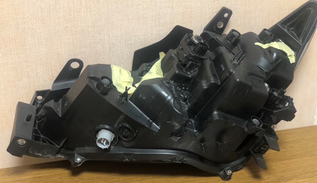 KB8M51030 MAZDA Правая фара купить в Чернигов