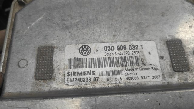 VAG 03D906032C Блок управления двигателем в наличии Павлоград