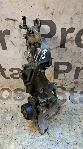 03L903139Q Кронштейн генератора купить Винница