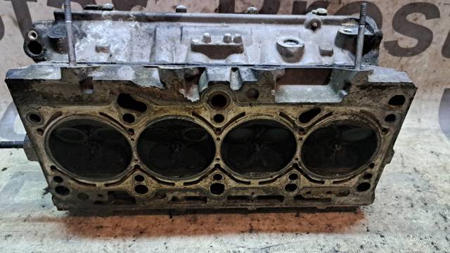 06D103351C Головка блока цилиндров (ГБЦ) купить Ирпень