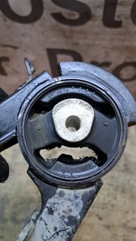 123710D180 TOYOTA Задняя опора двигателя купить в Днепр