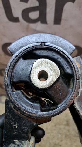 TOYOTA 1237122220 Задняя опора двигателя в наличии Днепр